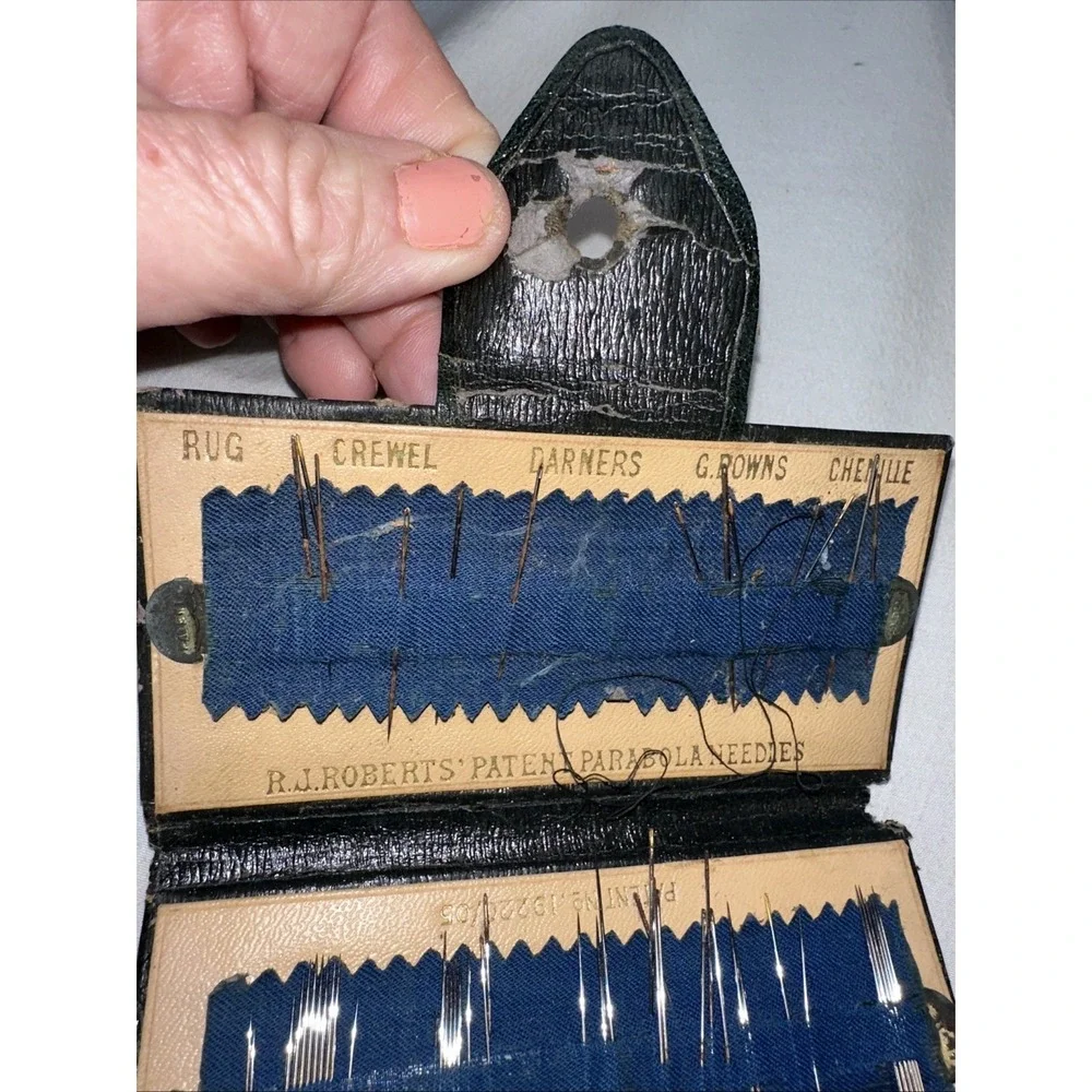 Vintage  R.J Roberts Patent Parabola Needles w/ Case Made in England
